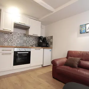https://joli-studio-renove-en-rdc-tout-equipe-centre-du-village.midi-pyreneeshotels.com